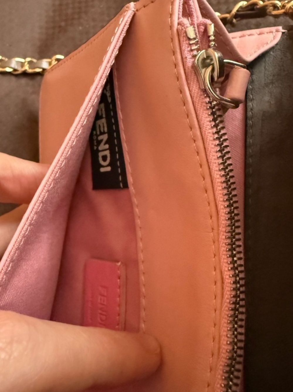 ✨ Authentic Fendi Hypnoteyes Monster Wallet On Chain (WOC) - Pink EUC ✨ - Picture 5 of 9